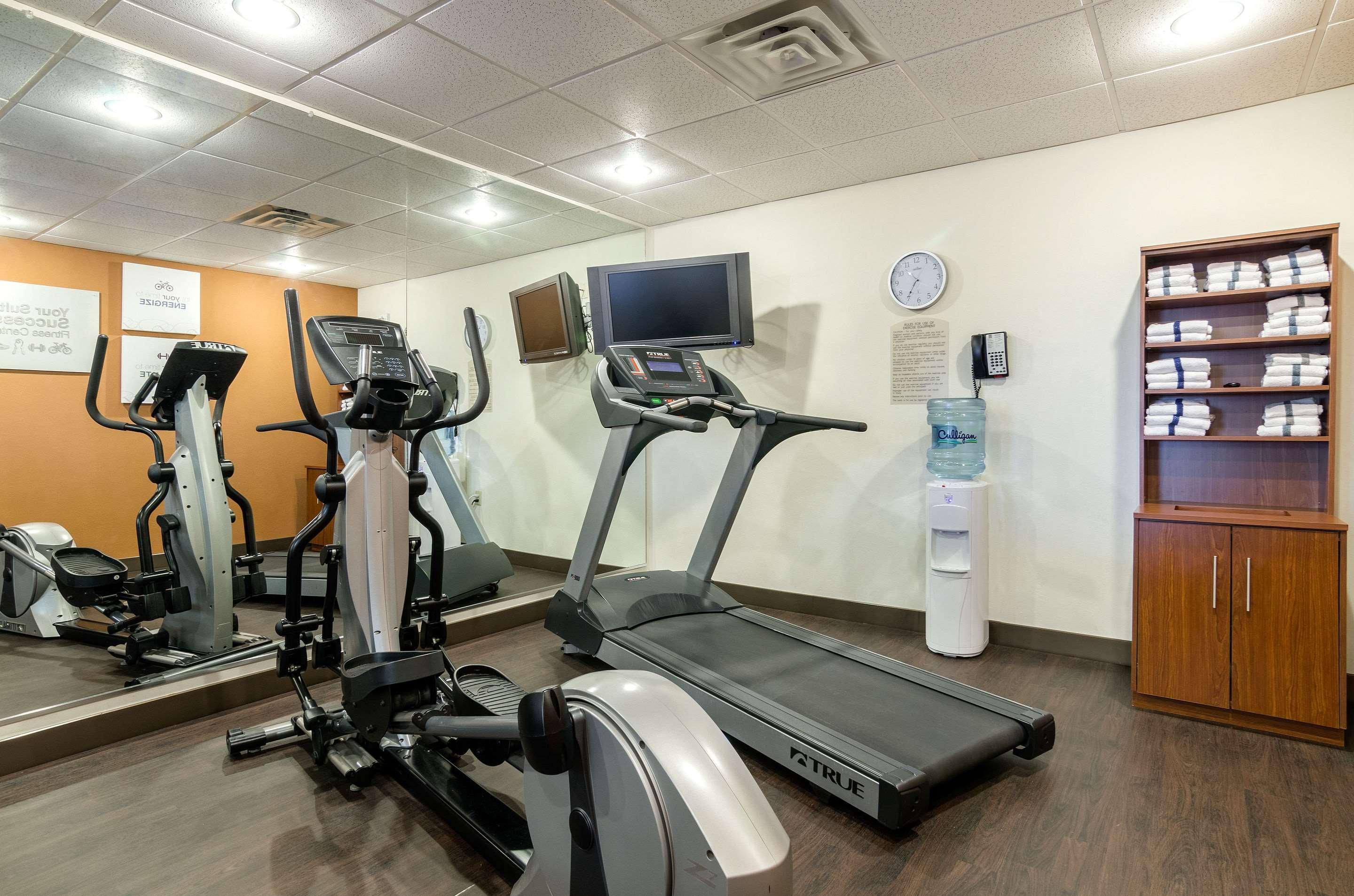 Baymont By Wyndham Pratt Hotel Ngoại thất bức ảnh